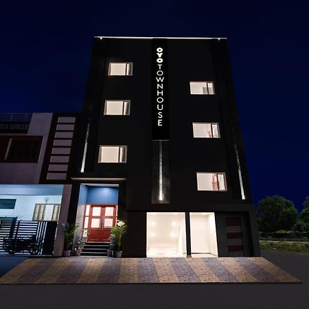 Townhouse The Awadh Airport Near Chaudhary Charan Singh International Airport Hotel Bijnaur Eksteriør billede