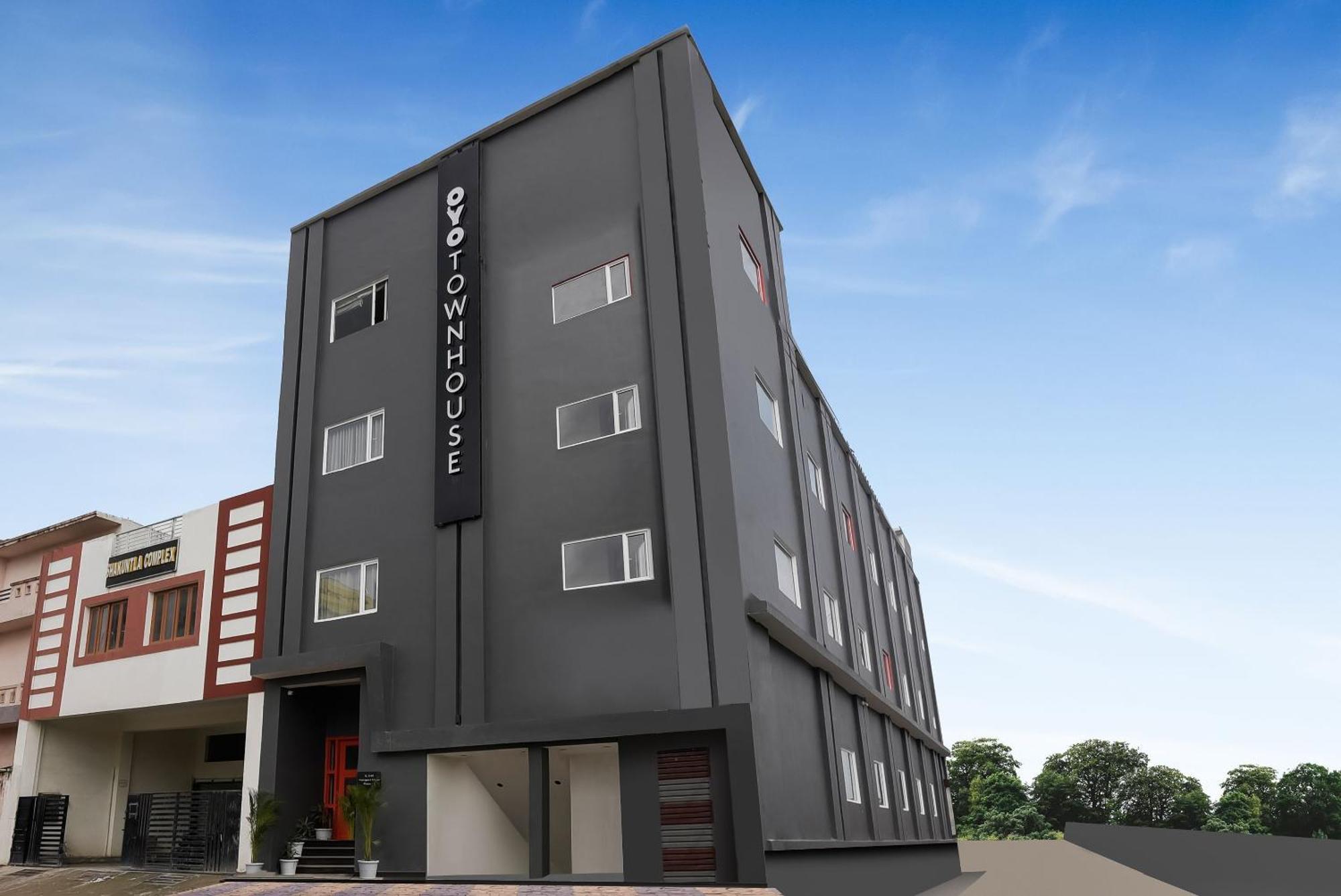 Townhouse The Awadh Airport Near Chaudhary Charan Singh International Airport Hotel Bijnaur Eksteriør billede