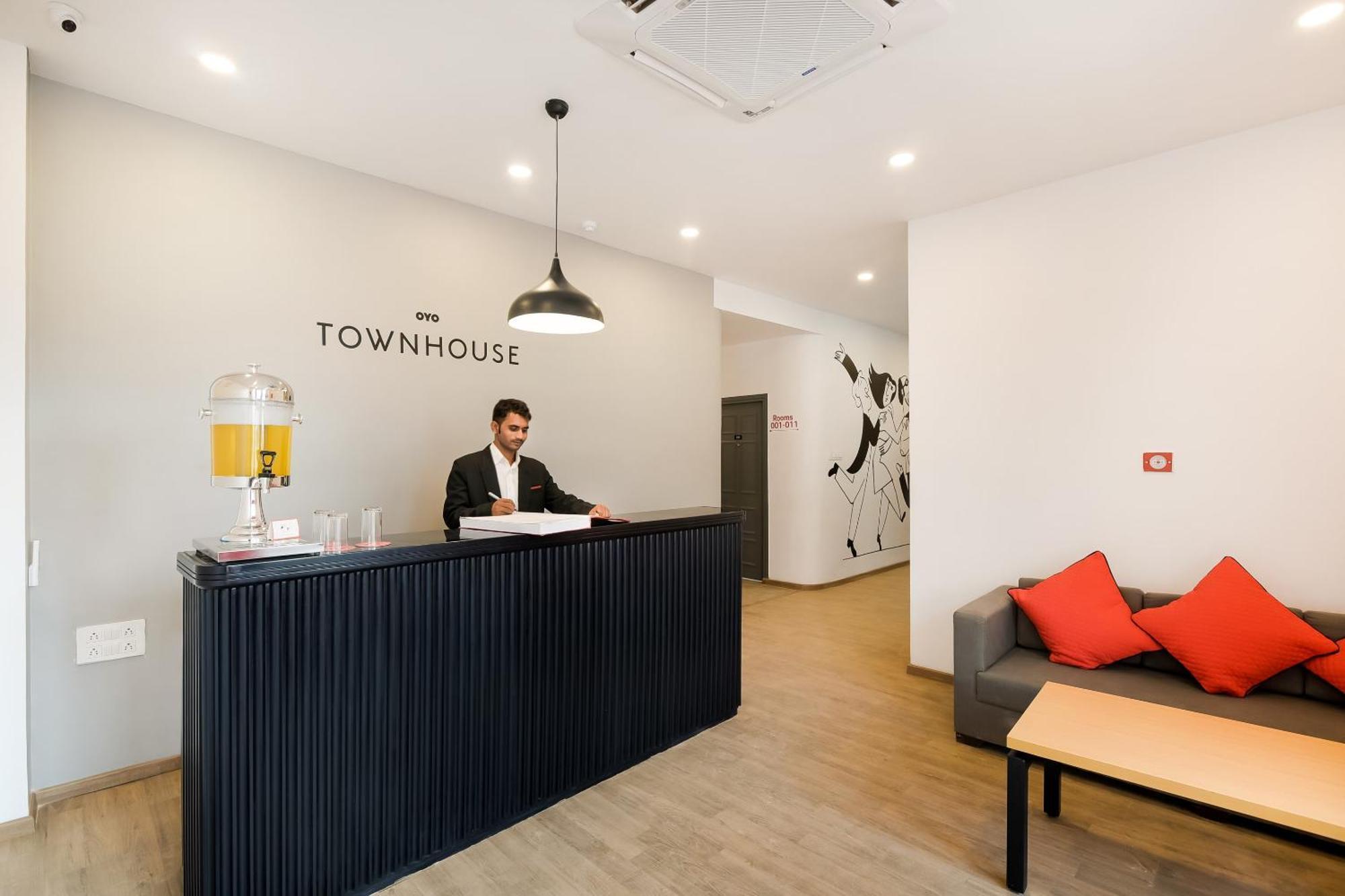 Townhouse The Awadh Airport Near Chaudhary Charan Singh International Airport Hotel Bijnaur Eksteriør billede