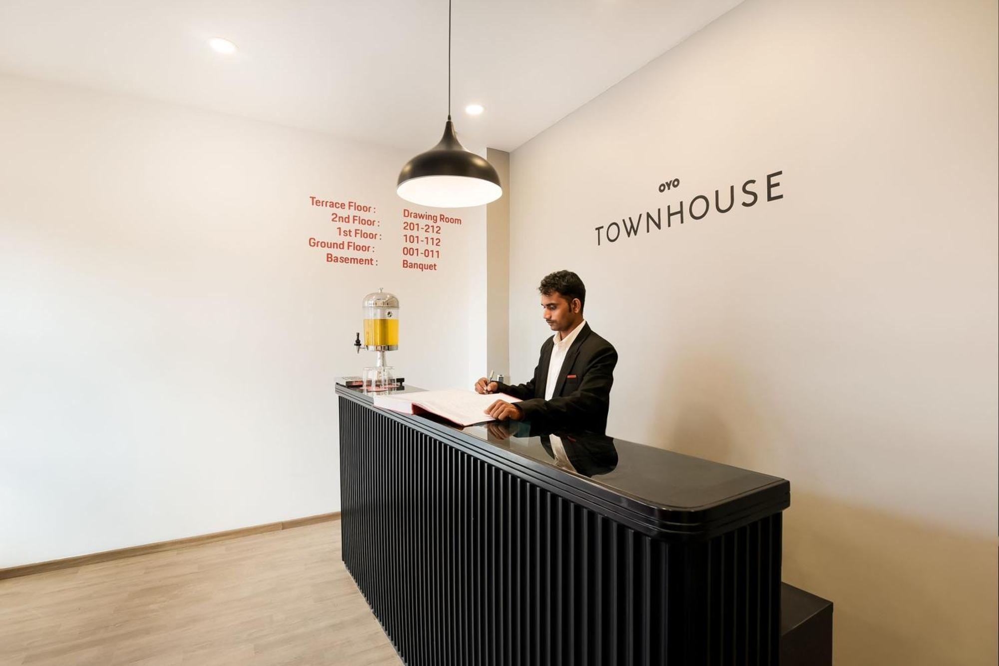 Townhouse The Awadh Airport Near Chaudhary Charan Singh International Airport Hotel Bijnaur Eksteriør billede