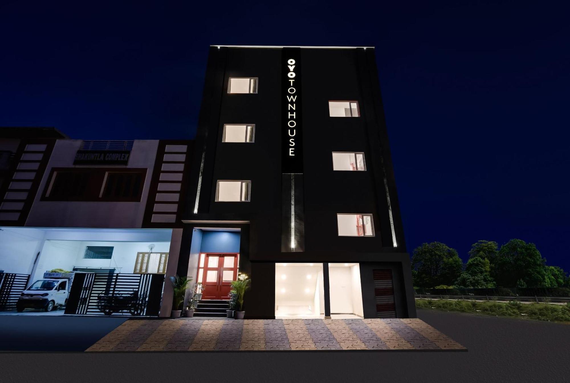Townhouse The Awadh Airport Near Chaudhary Charan Singh International Airport Hotel Bijnaur Eksteriør billede